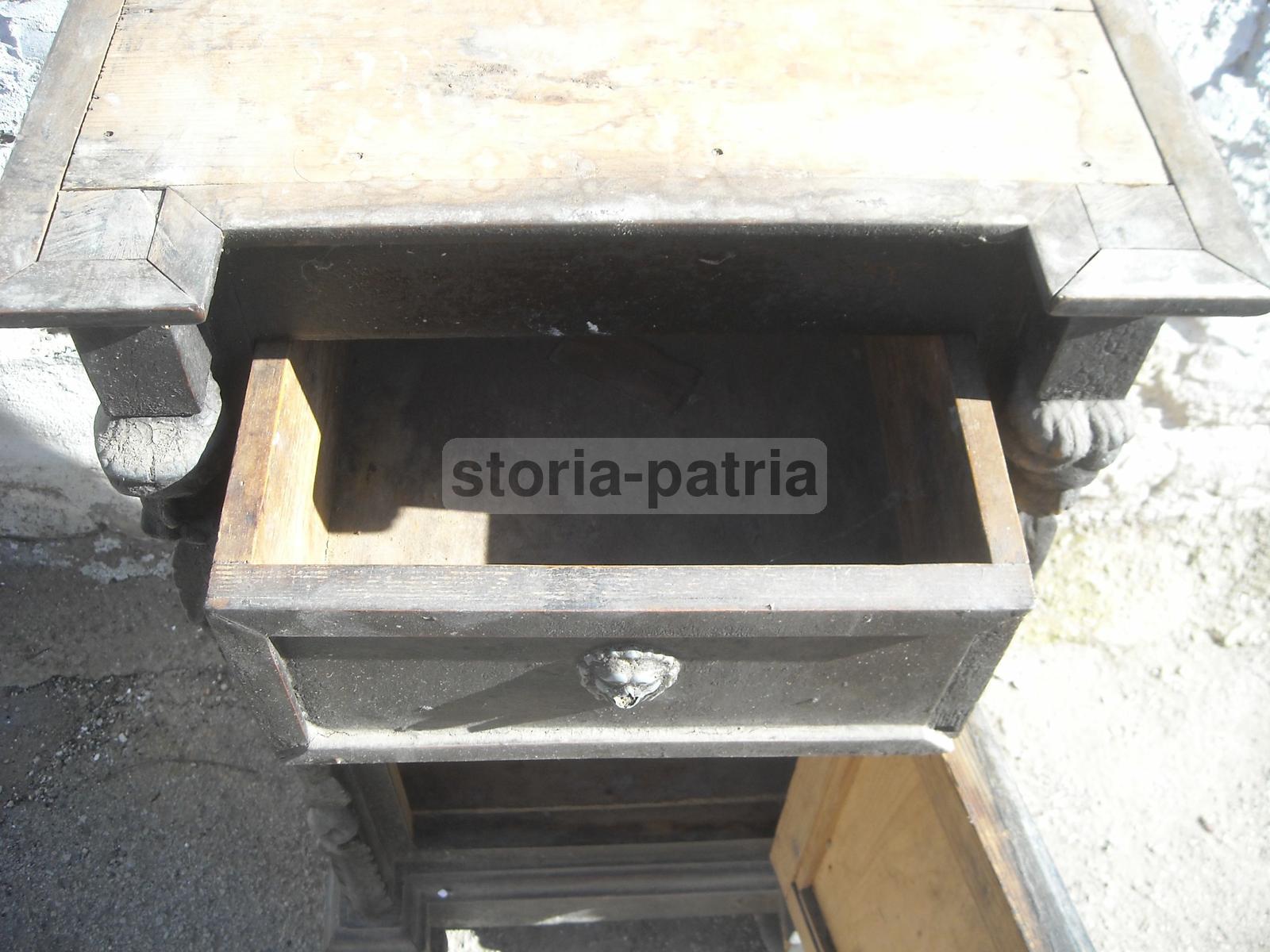 Antico Mobile, Utilissimo Comodino, Decorative Sculture Lignee, Ebanisteria d'Epoca immagine 15