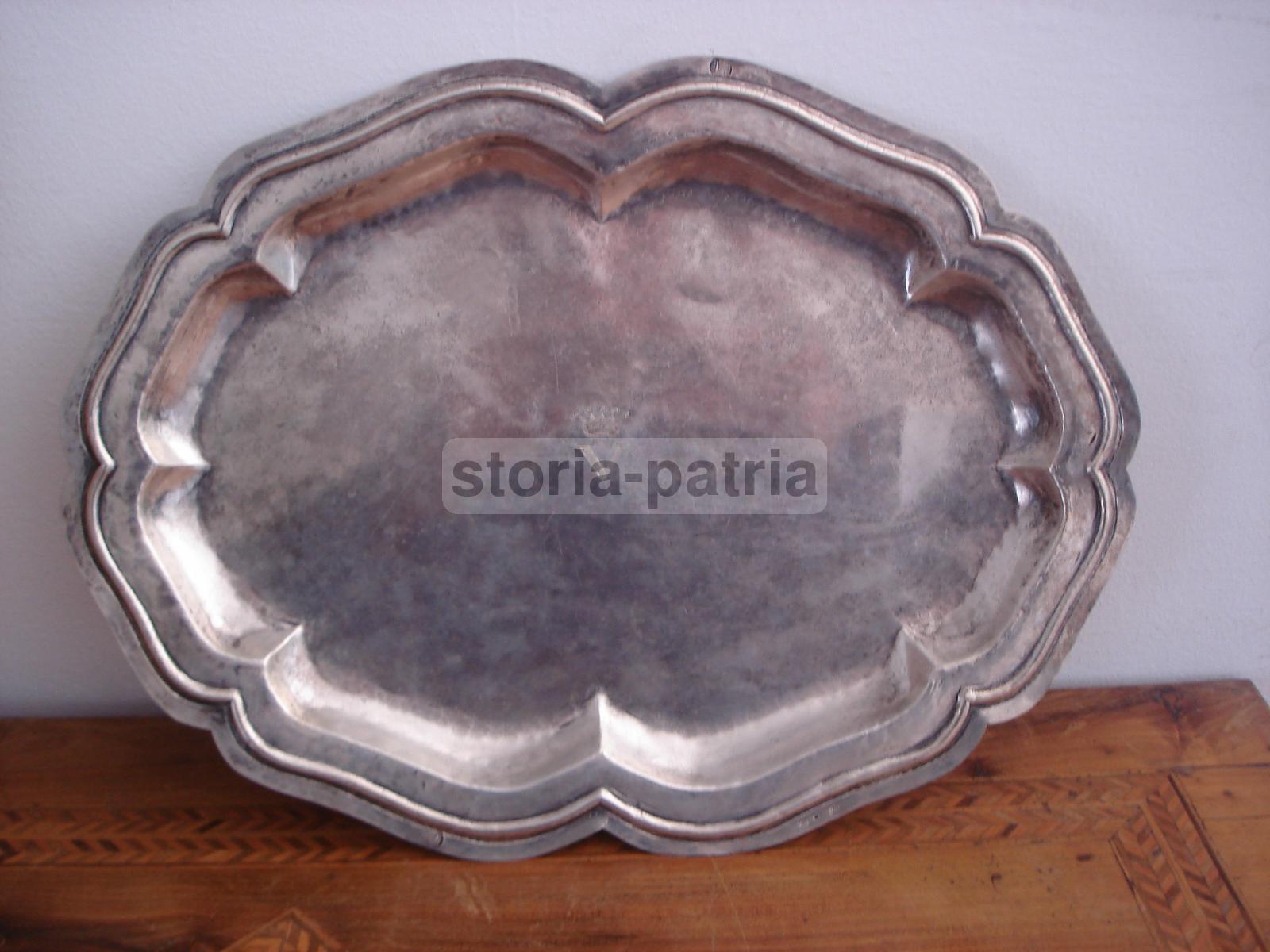 Araldica, Interessante Argenteria Di Famiglia, Decorativo Piatto Ovale, V Coronata immagine 2