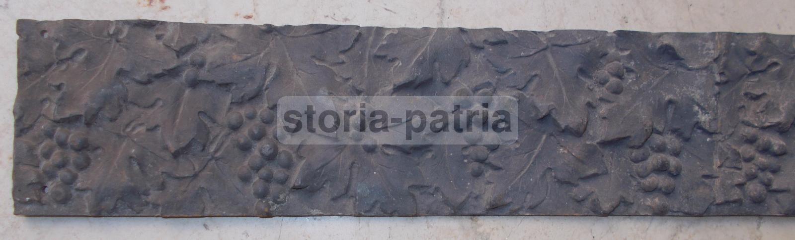 Artistica E Lunga Placca Metallica Bronzata, Uva, Vitigni, Enologia, Antica, d'Epoca immagine 1