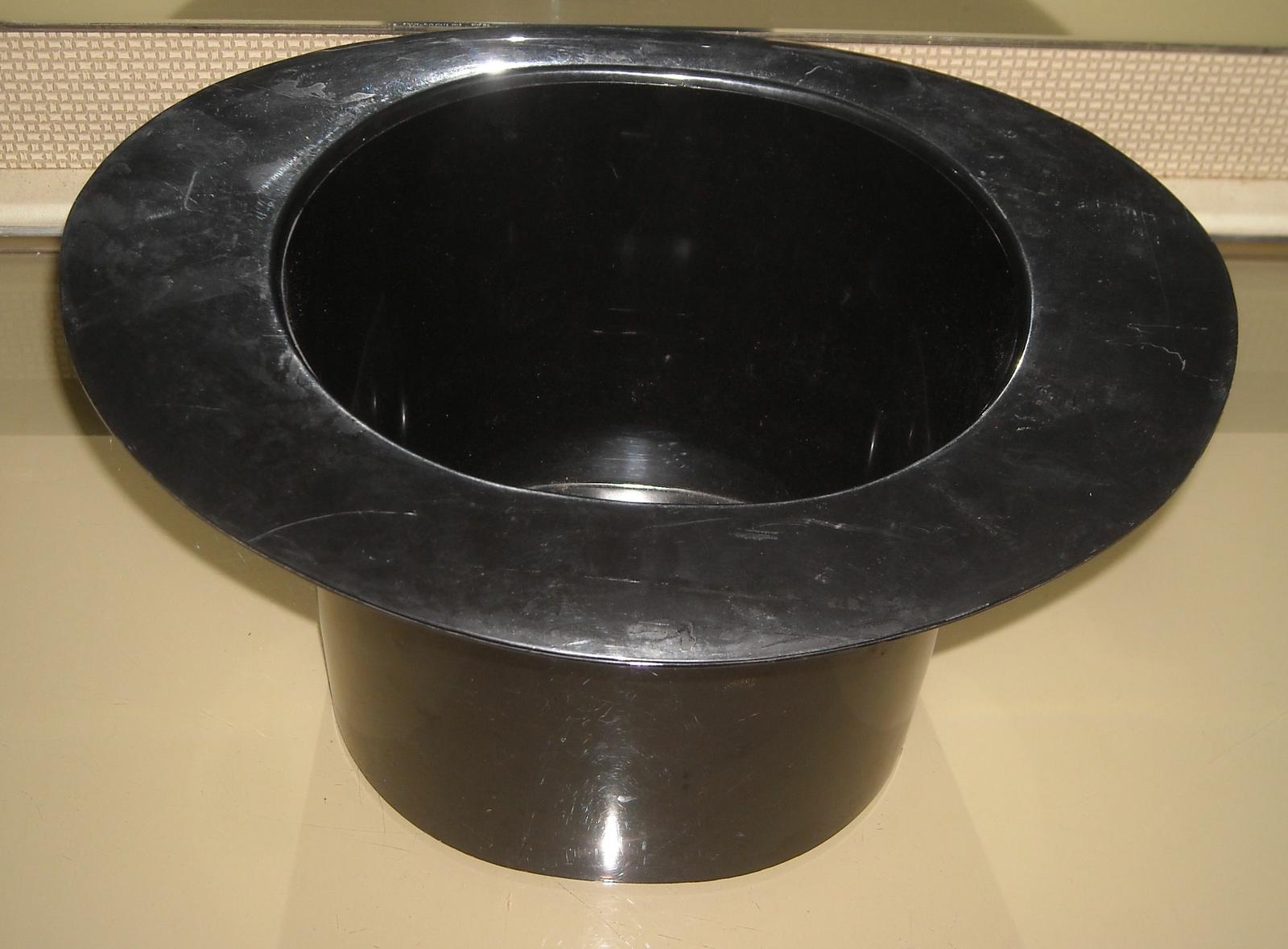 Modernariato, Danish Design, Ole Jensen, Cappello A Cilindro, Inusuale Soprammobile immagine 1