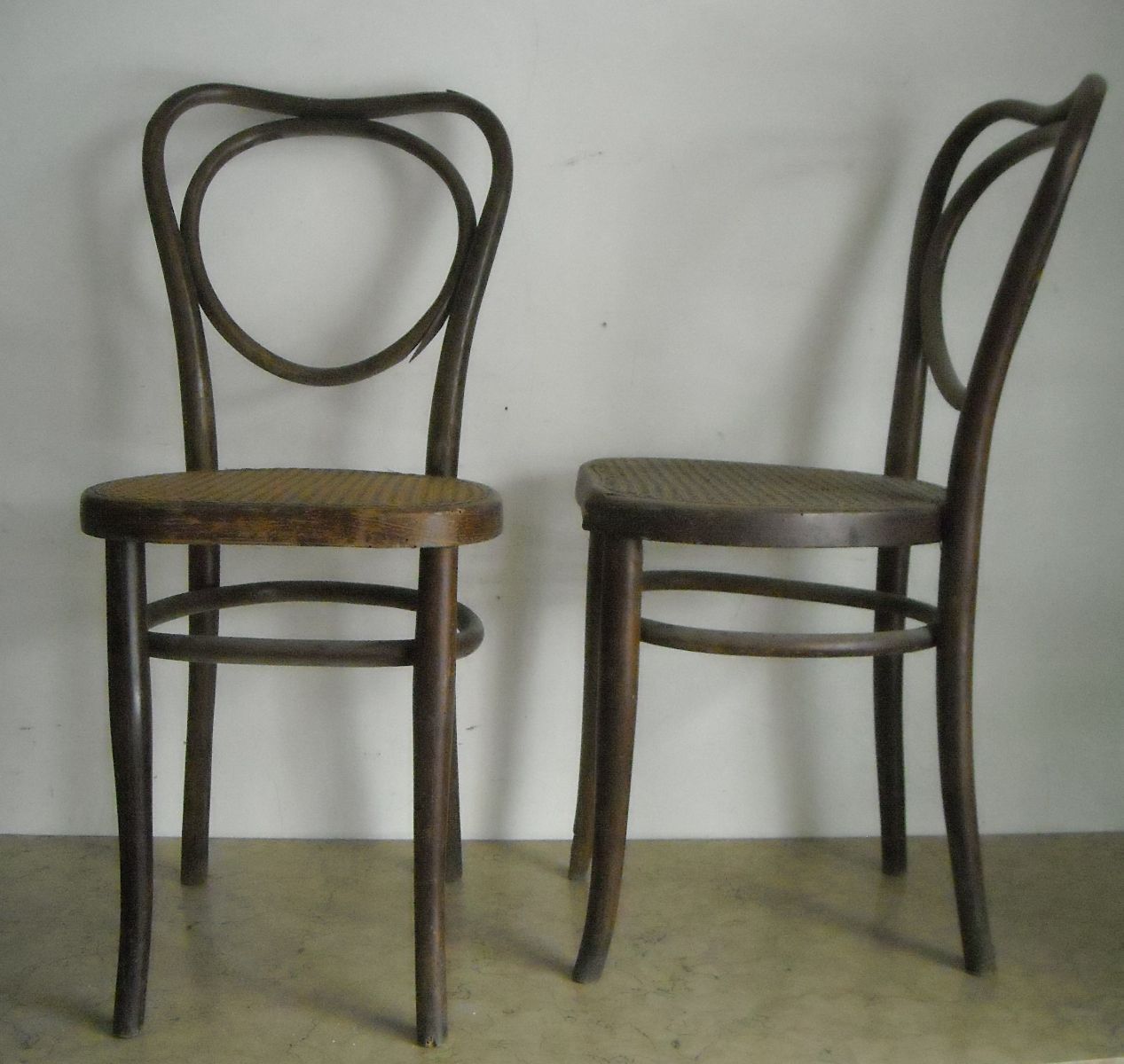 Modernariato, Decorativa Coppia Di Antiche Sedie, Fondo Impagliato, Marchio Kohn immagine 8