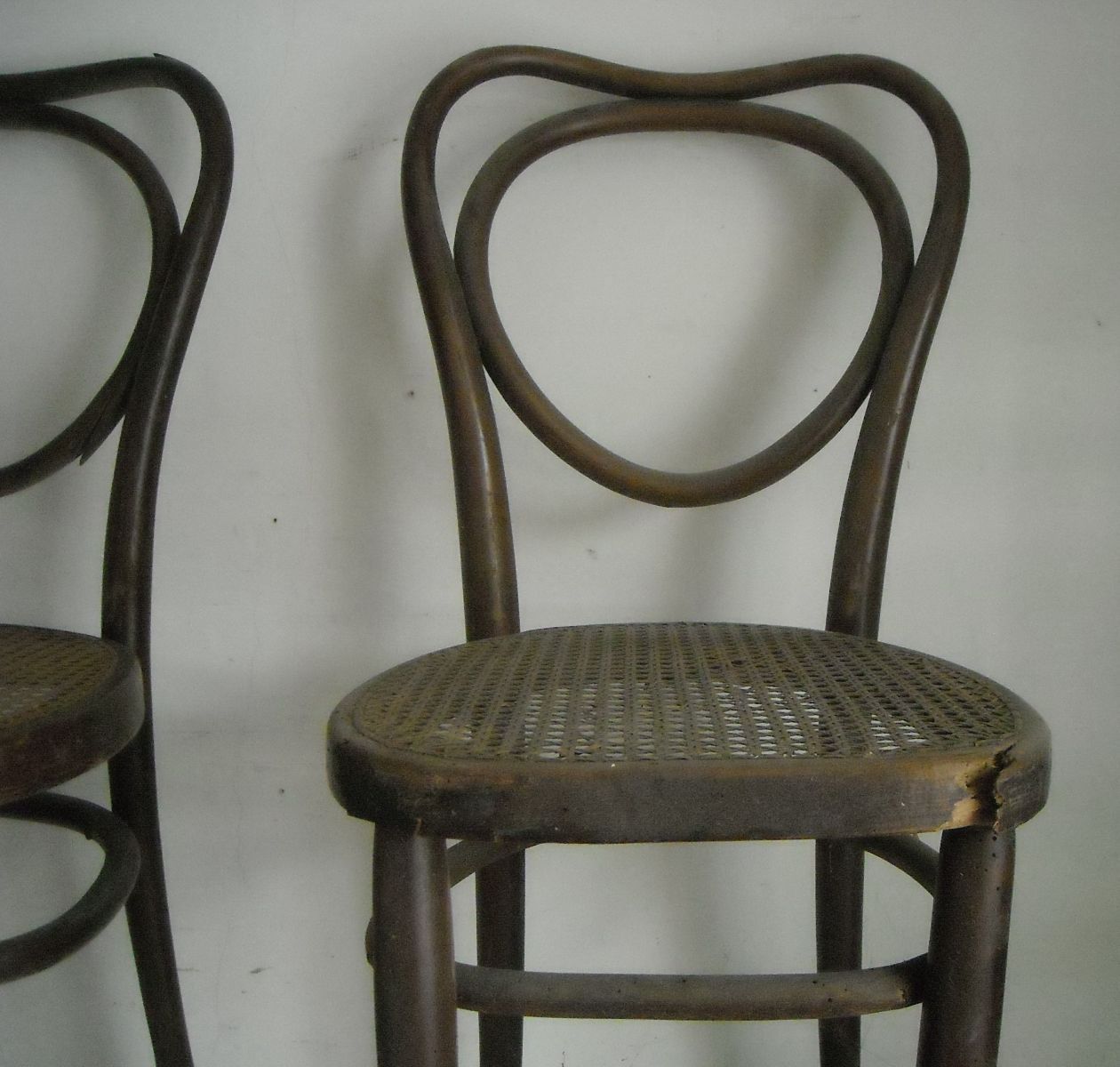 Modernariato, Decorativa Coppia Di Antiche Sedie, Fondo Impagliato, Marchio Kohn immagine 9