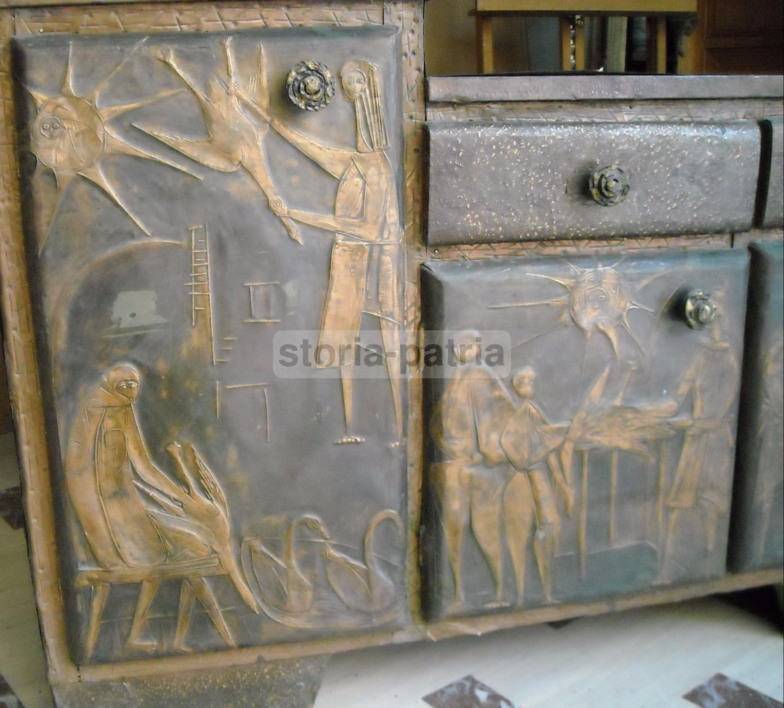 Modernariato, Design, Inusuale Mobile, Con Applicazioni Sbalzate, Credenza Artistica immagine 4