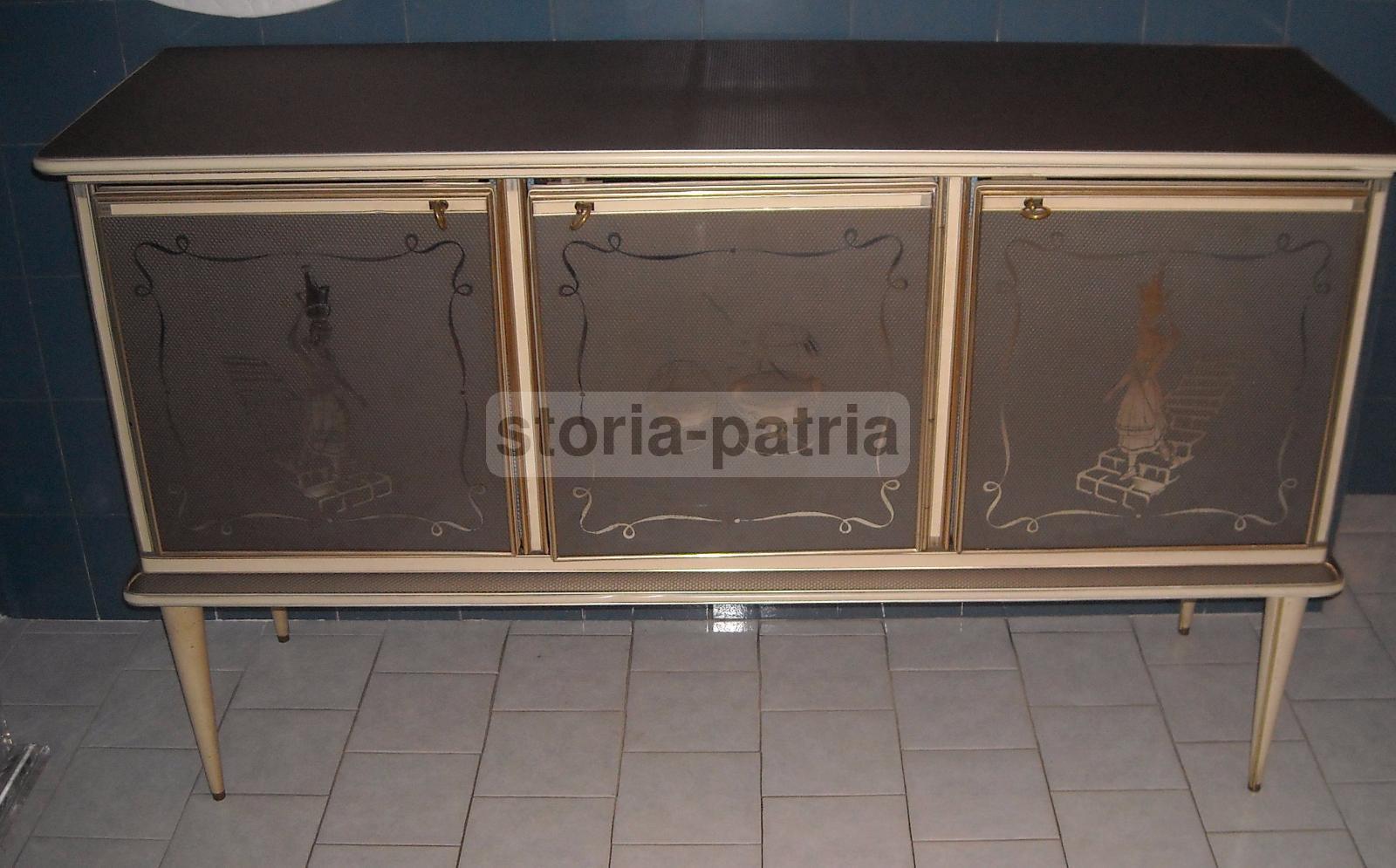 Modernariato, Design, Pregevole Decorativo Mobile Credenza, Vetri Incisi, Elegante immagine 3